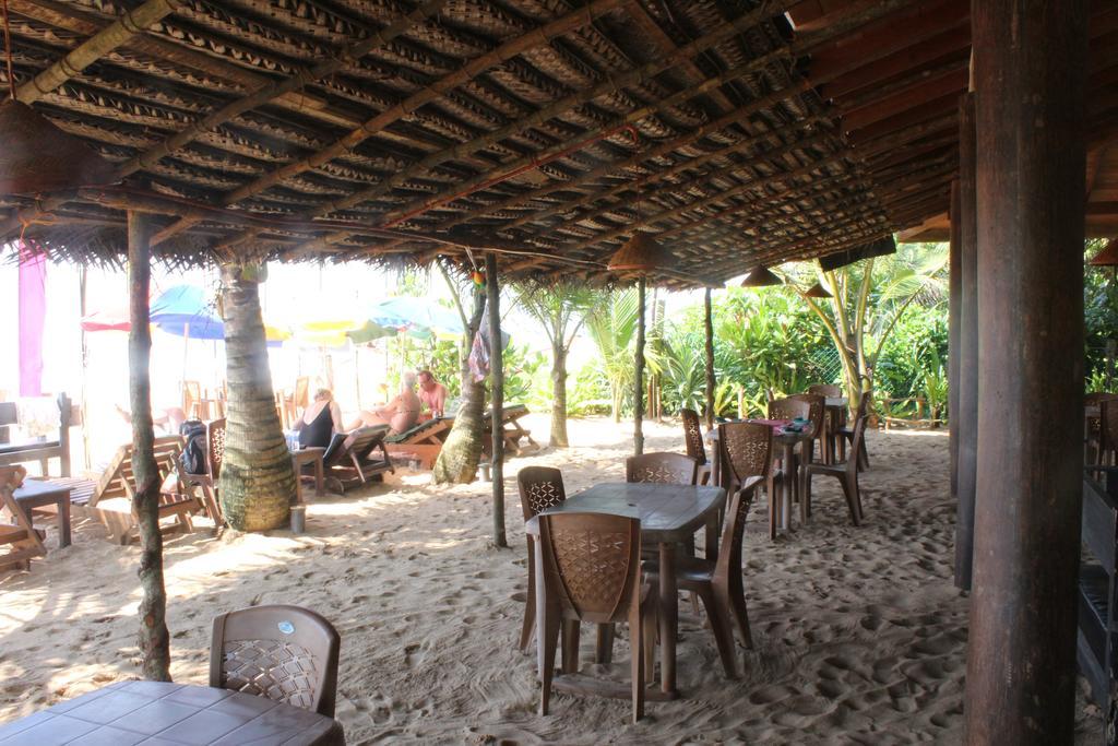 Warahena Beach Hotel Bentota Eksteriør billede