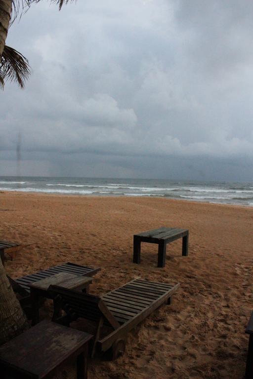 Warahena Beach Hotel Bentota Eksteriør billede